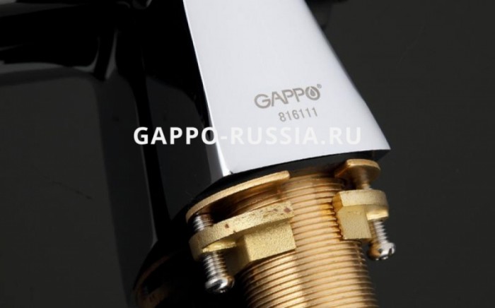 Смеситель с гигиеническим душем для раковины Gappo Chanel G1204